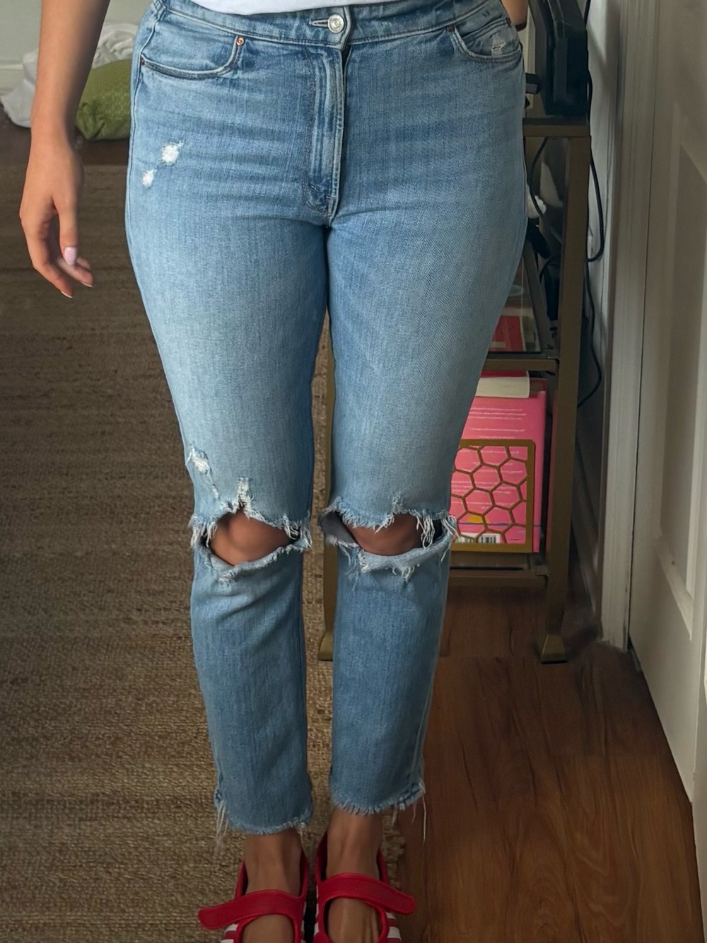 MOTHER The Dazzler Shift Chew jeans in size 28